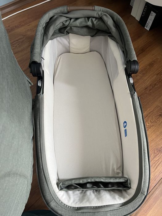 Nuna Lytl pine кош за новородено