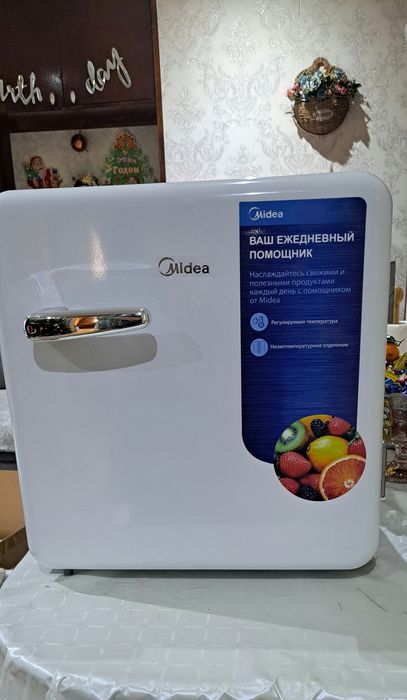 Мини холодильник новый с коробкой