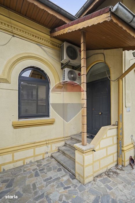 Casă / Vilă cu 7 camere de vânzare în zona Parcul Circului