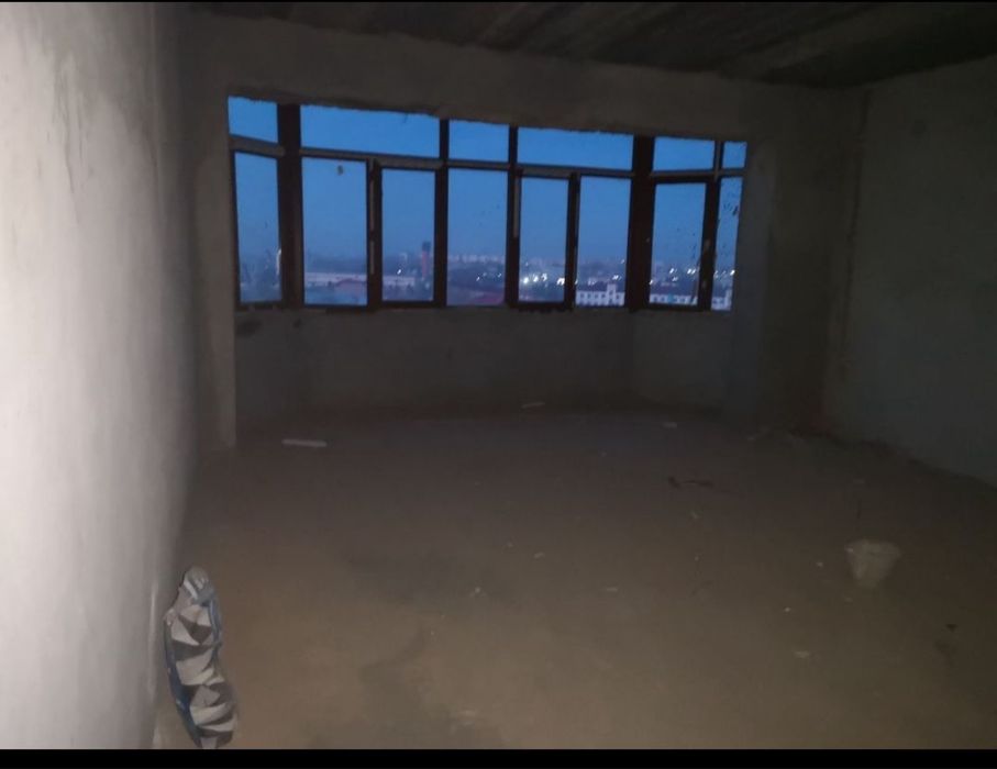 Новостройка , коробка  124 м2 в микрорайоне ориентир Арка