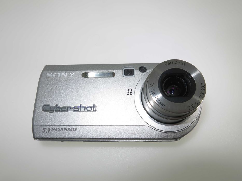 Sony Cyber-shot DSC-P100 ултра компактен цифров фотоапарат, легендарен дизайн един, цифрова камера, сътояние като НОВО работи отлично!