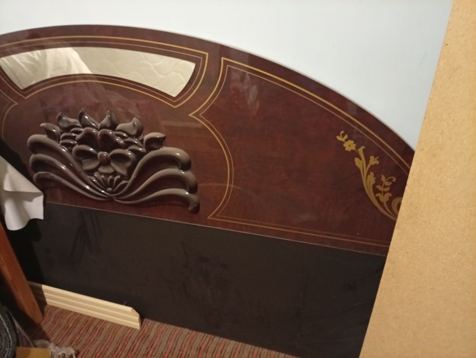 Продается двух спальный кровать