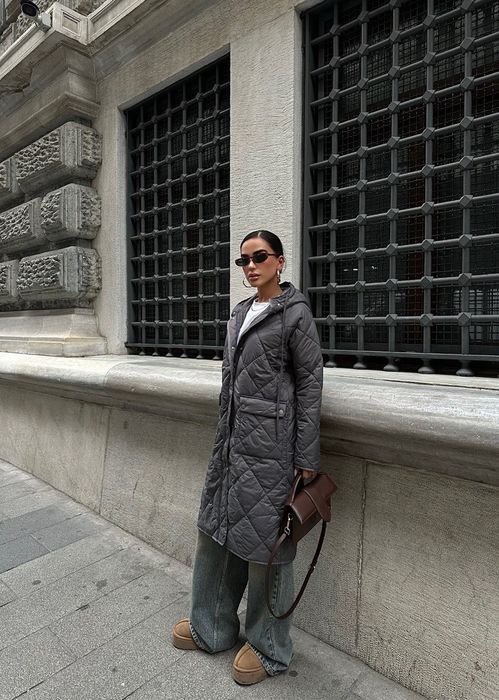 Дълго капитонирано яке налично в размерM и XL