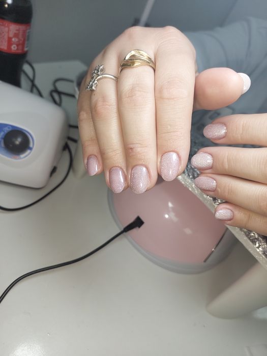 Маникюр. Принимаю в салоне