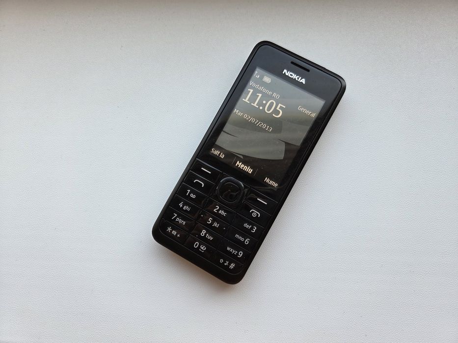 Nokia 301 - telefon simplu cu butoane