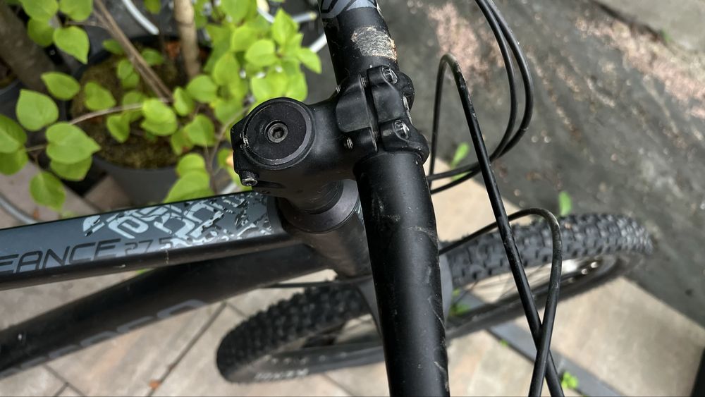 Vând Bicicletă Mountain Bike Carrera Vengeance – Mărime L (Cadru Negru