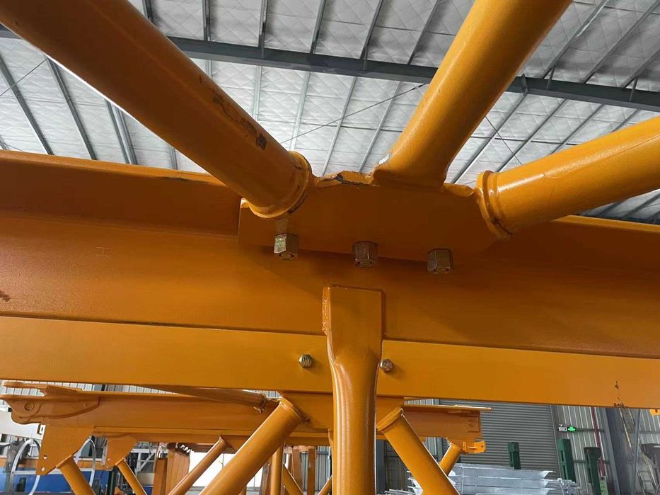 Башенный кран QTZ125 FM6015-6