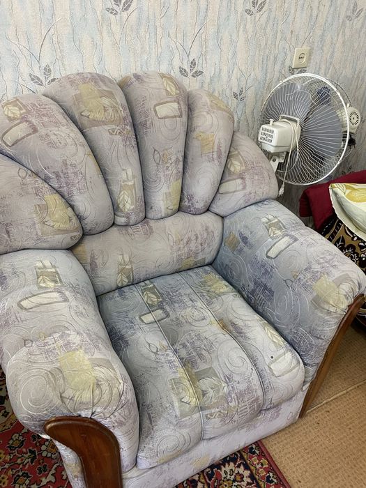 Мягкий уголок диван и два кресла