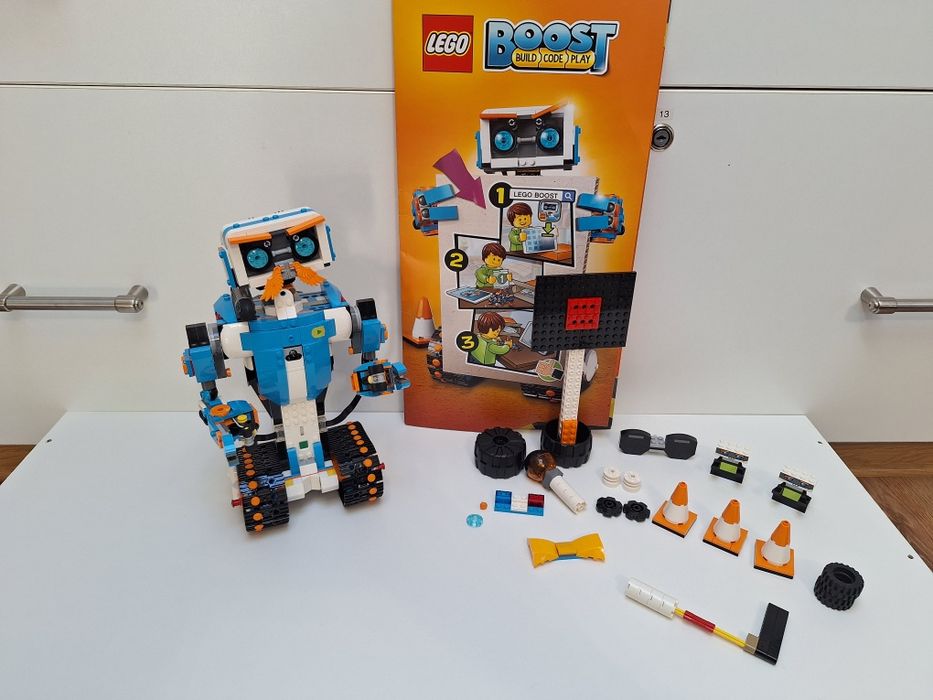 LEGO BOOST Creative Toolbox (17101) - complet