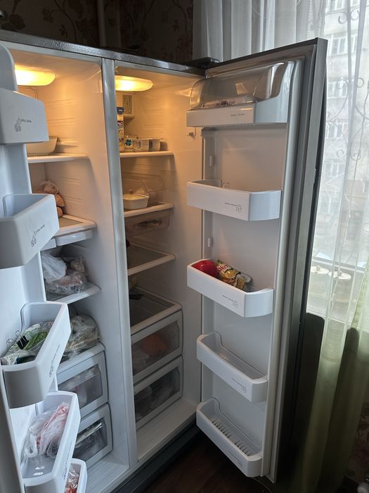 Холодильник Samsung side by side двухдверный  бу