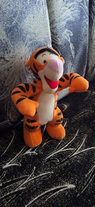 Големи и средна големина плюшени играчки