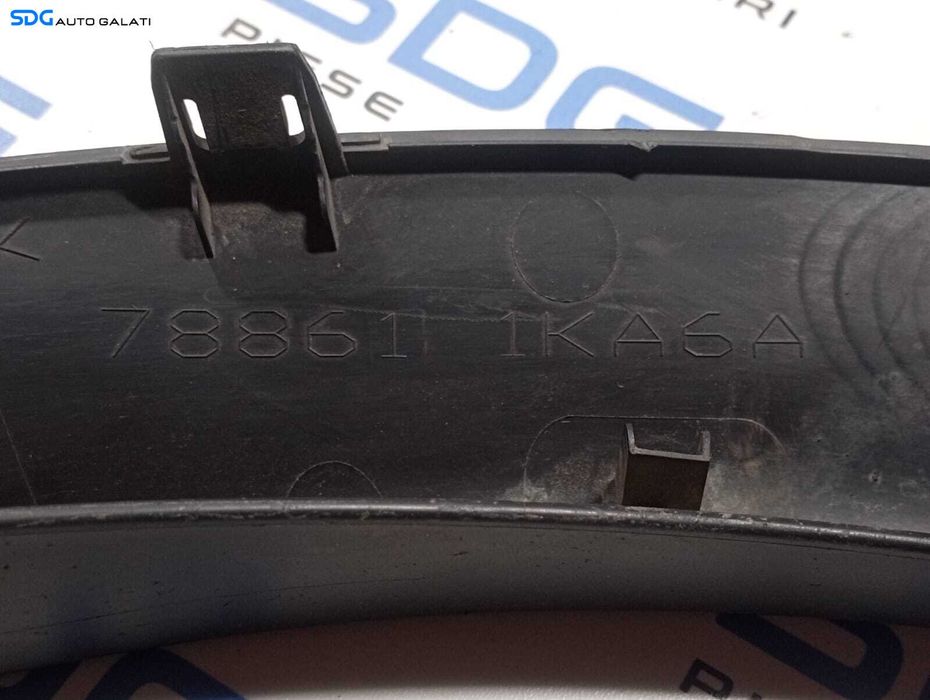 Bandou Ornament Plastic de pe Aripa Stanga Spate Nissan Juke 2010 - 2014 Cod 78861-1KA6A [M4407]