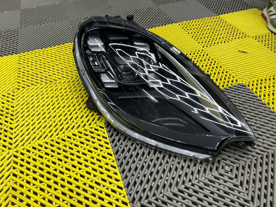 Фар за Порше Макан