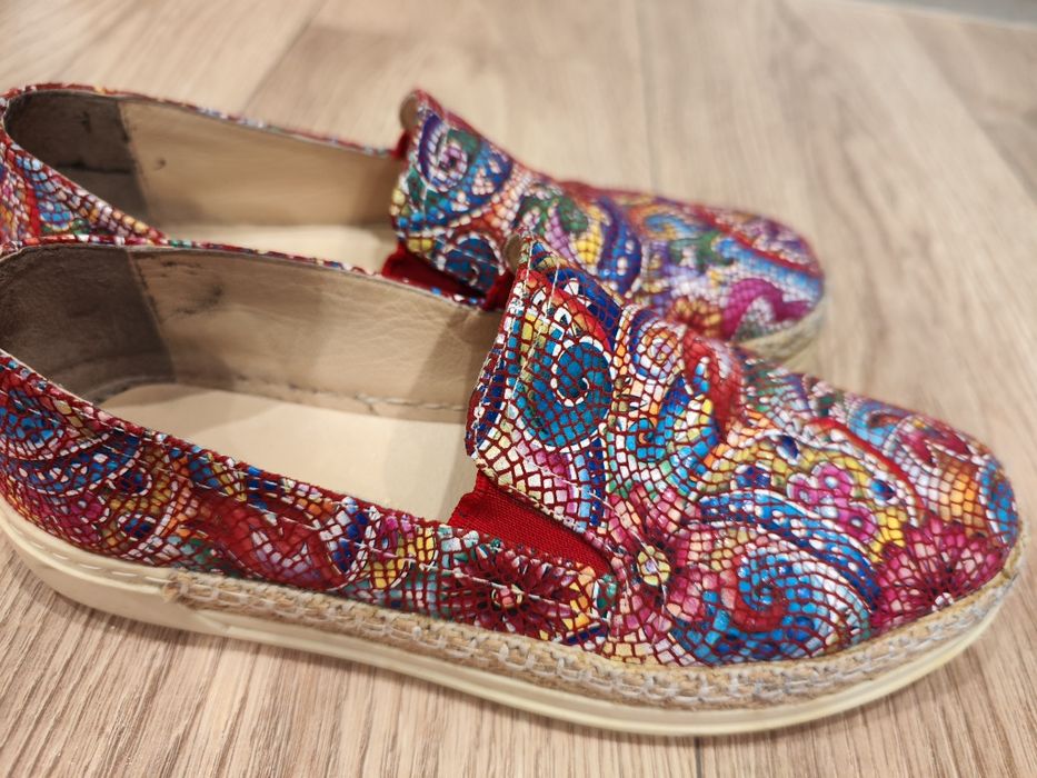 Мокасини от естествена кожа