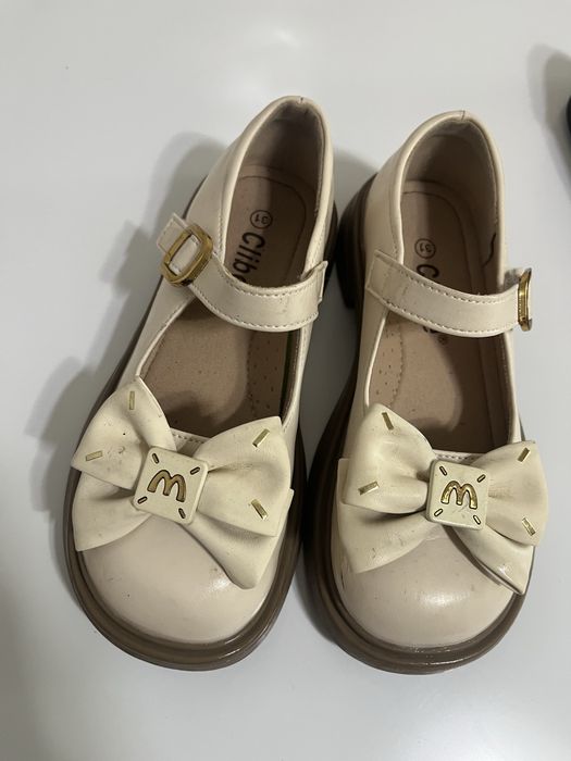 Туфли на девочку 31-32размер