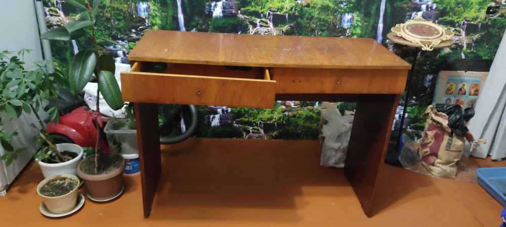 Письменный столик