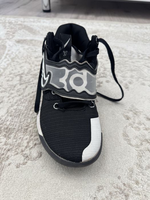 Бактебольные кроссовки Kevin Durant