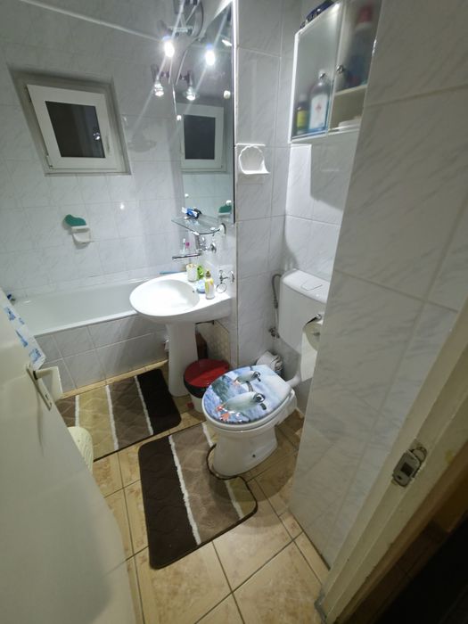 Apartament. 3 camere, 2 băi, mobilat, A/C, zona Sineasca - George Enescu
