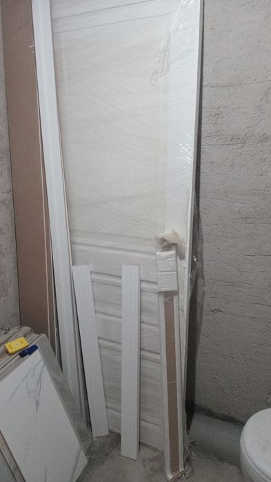 Межкомнтаные двери продам новый