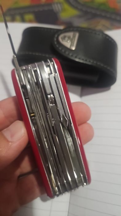 Briceag VICTORINOX explorer