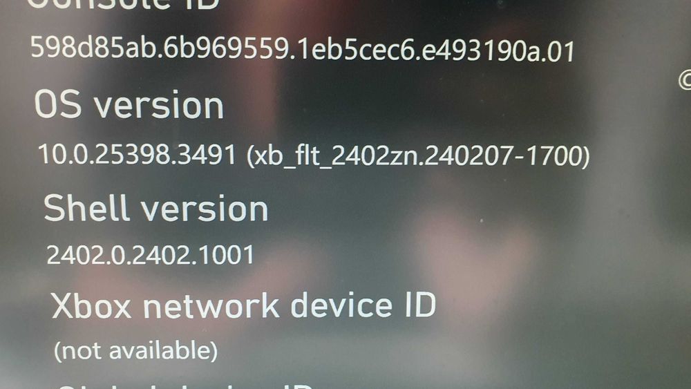 Xbox Series X cu 2 controllere - firmware vechi, neactualizat de înainte de Collateral Damage
