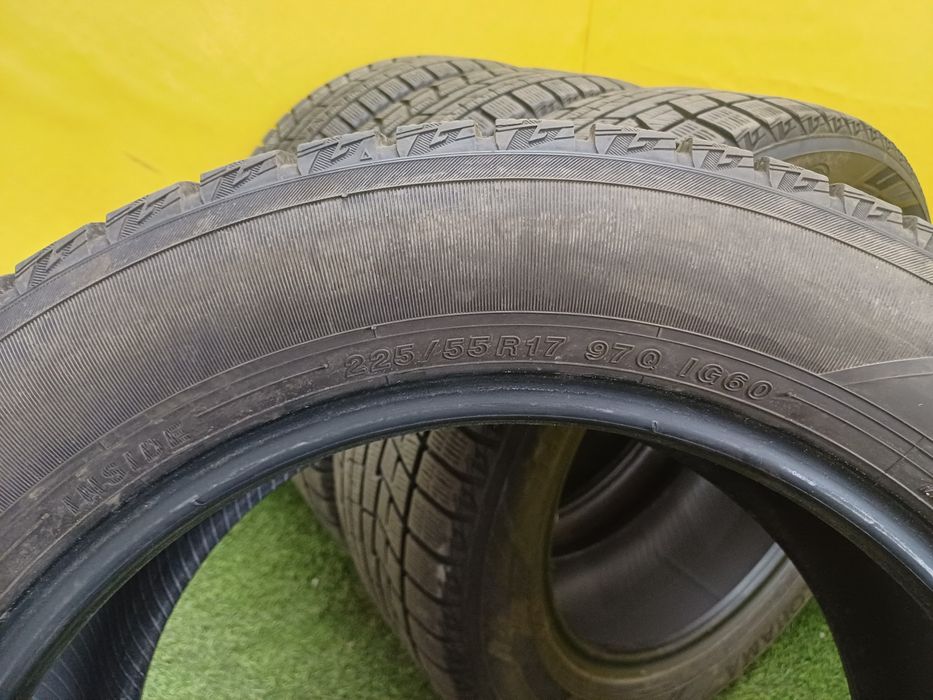 Шины 225 55 R17 YOKOHAMA комплект