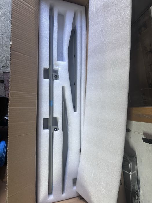 Cadru pentru birou reglabil electric cu memorii