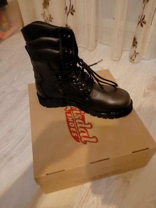 Bocanci combat model nou