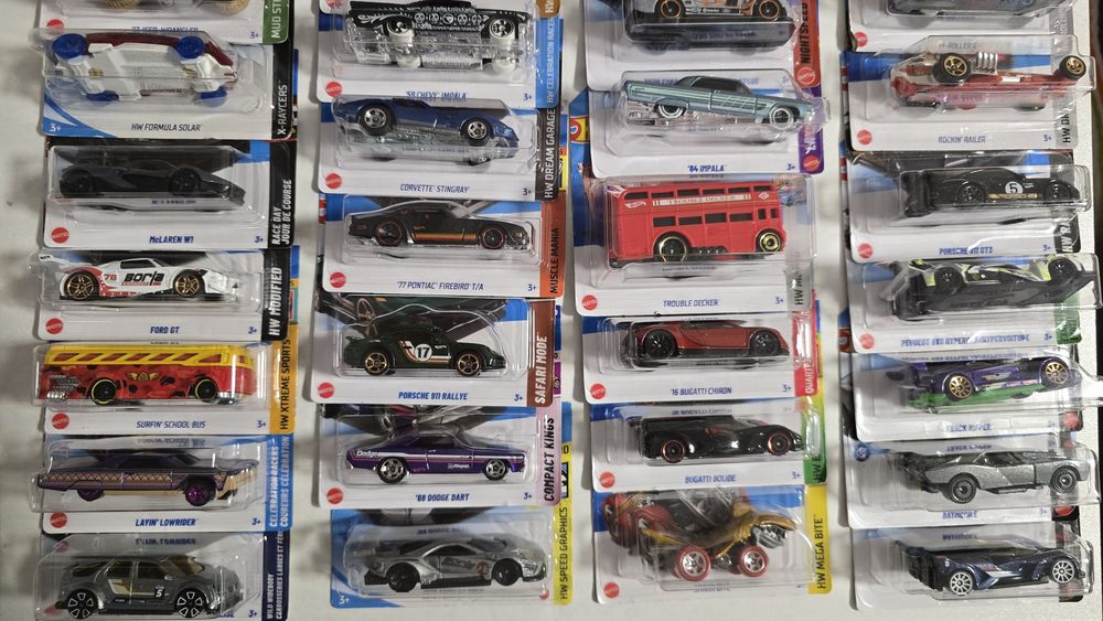 Colecție Hot Wheels 103 buc. — Treasure Hunt, Ferrari, Chase, erori de fabricație