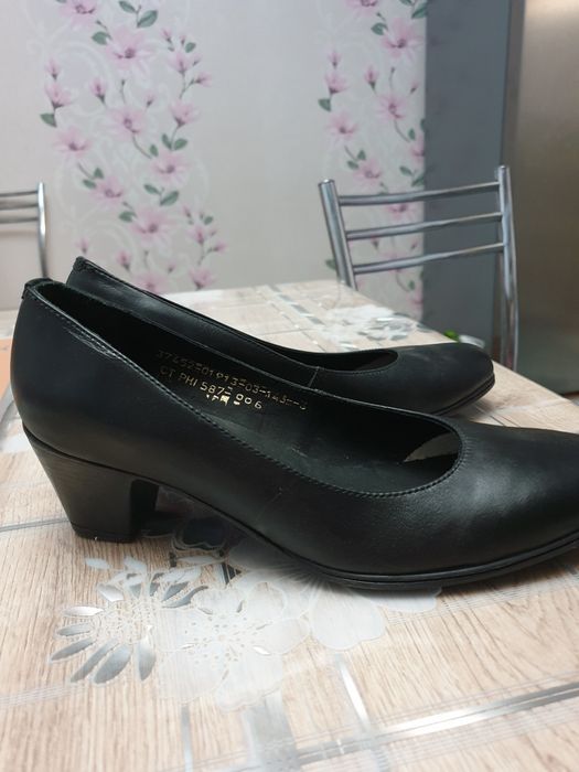 Новые женские туфли