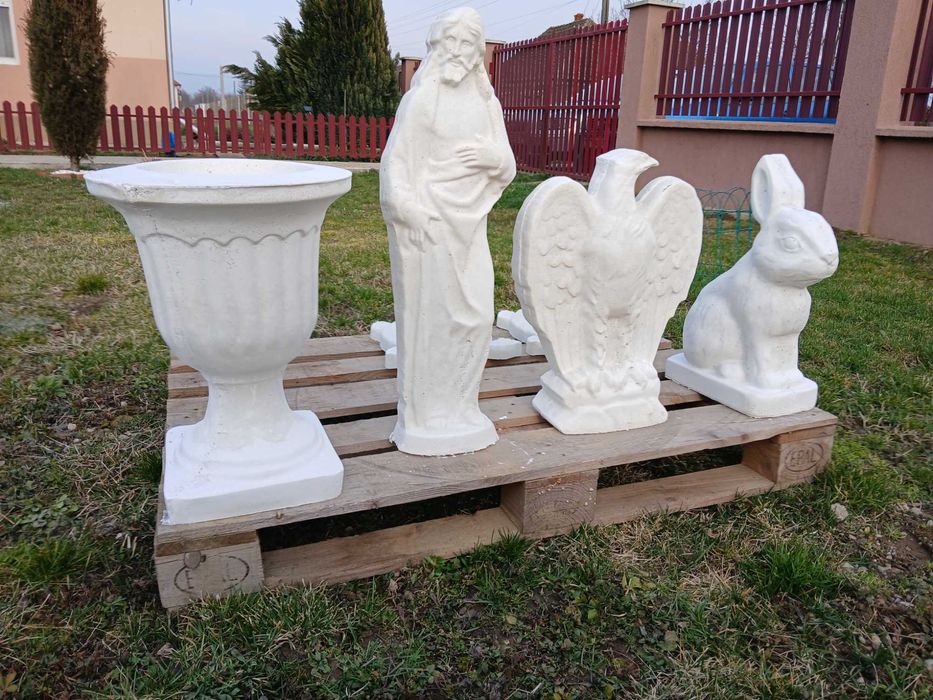 Decorațiuni de grădină