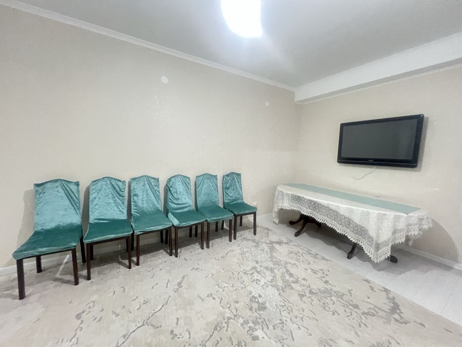 Продам стол с стулями