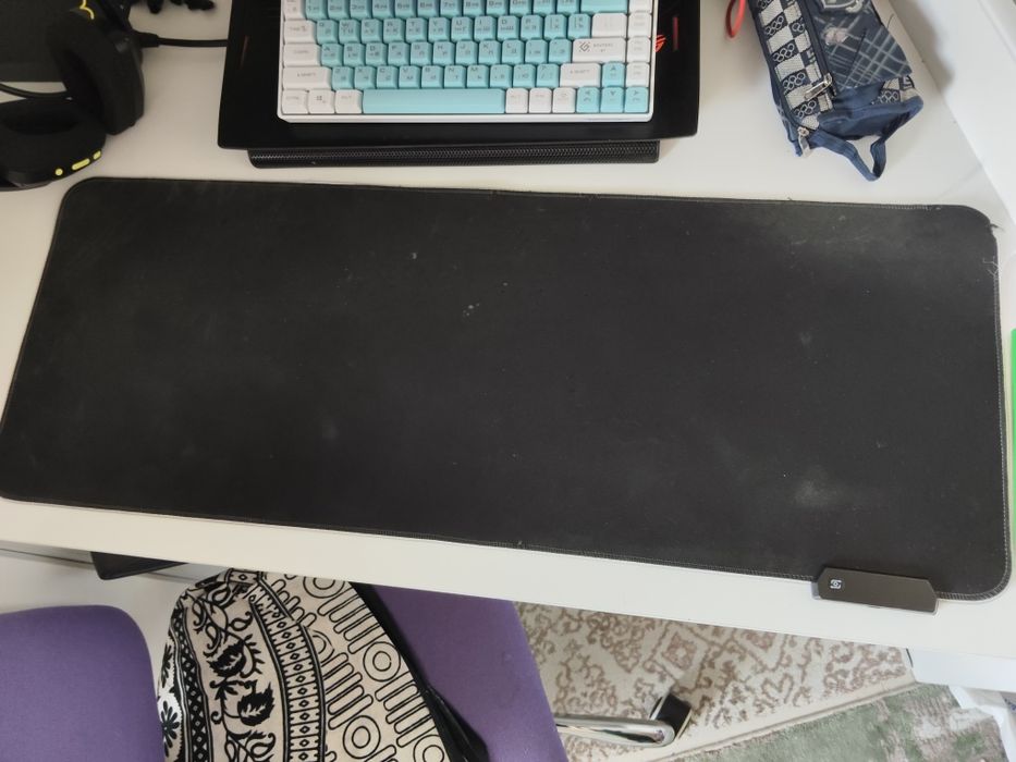 Мышка клавиатура и 2 коврика