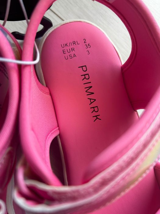 Светещи сандали за момиче