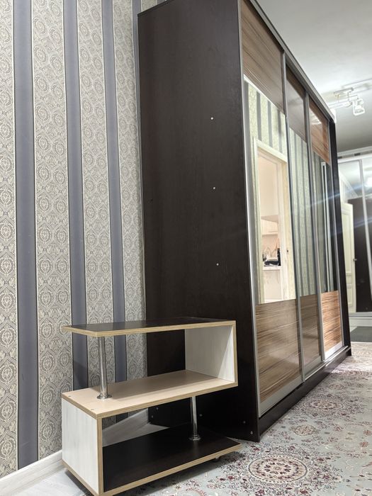 Срочно Продается шкаф купе с зерколом