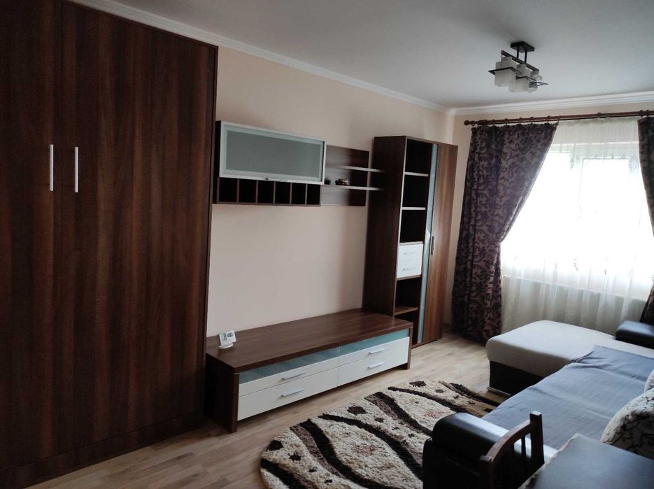 Închiriez apartament doua camere