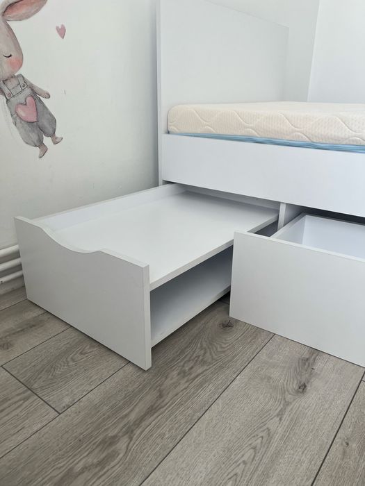 Pat alb cu spatii de stocare 200 x 90