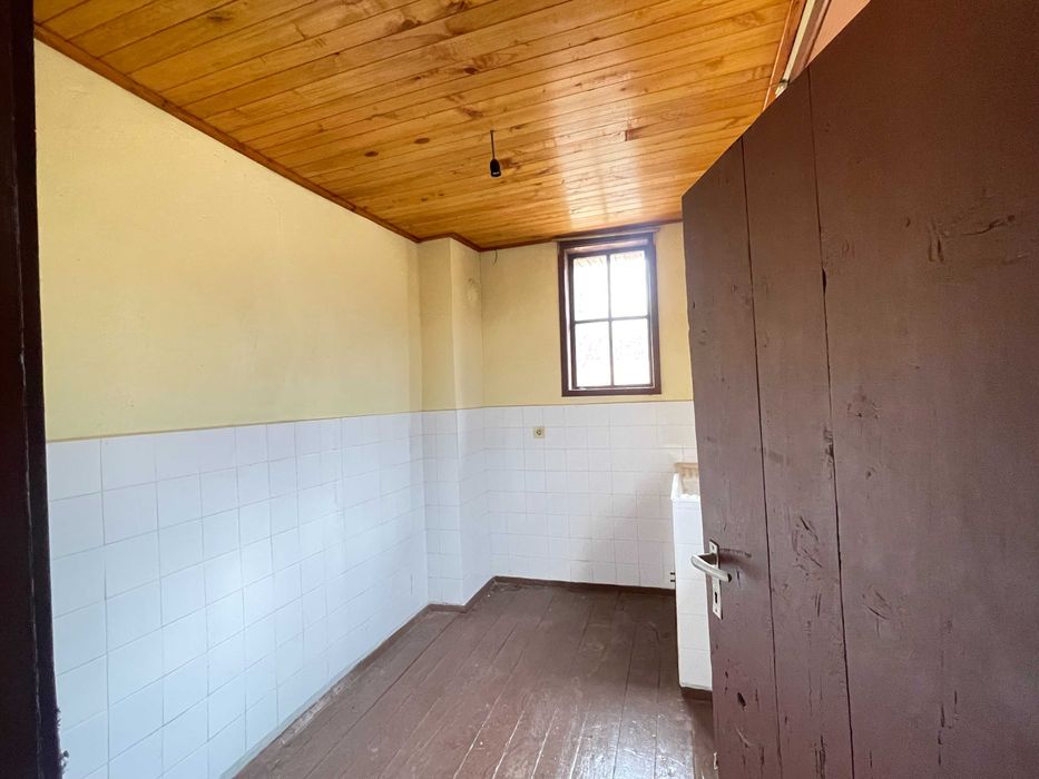 Продава се къща - с.Гарван