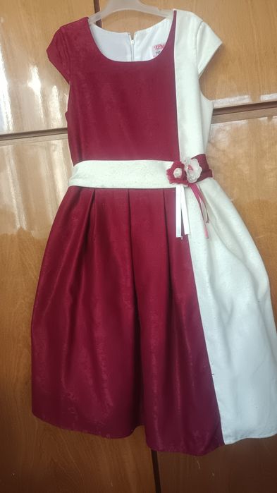 Платье.  Рост  140. Б/у.