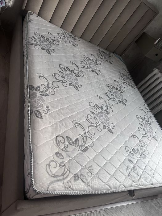 Продам матрас 160*200