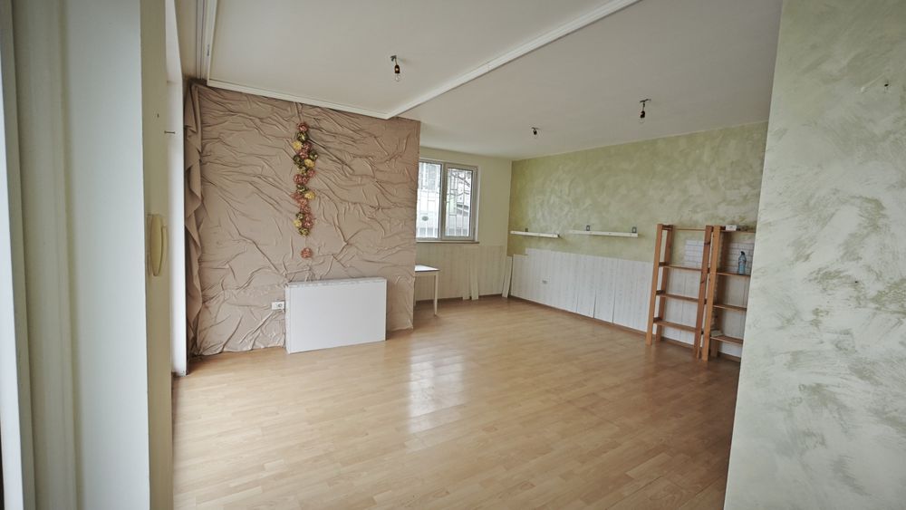 Под наем: Офис, помещение, магазин.