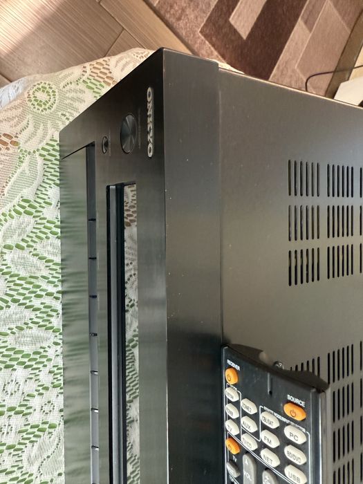 Onkyo TX-NR828 Bluetooth Wi-Fi