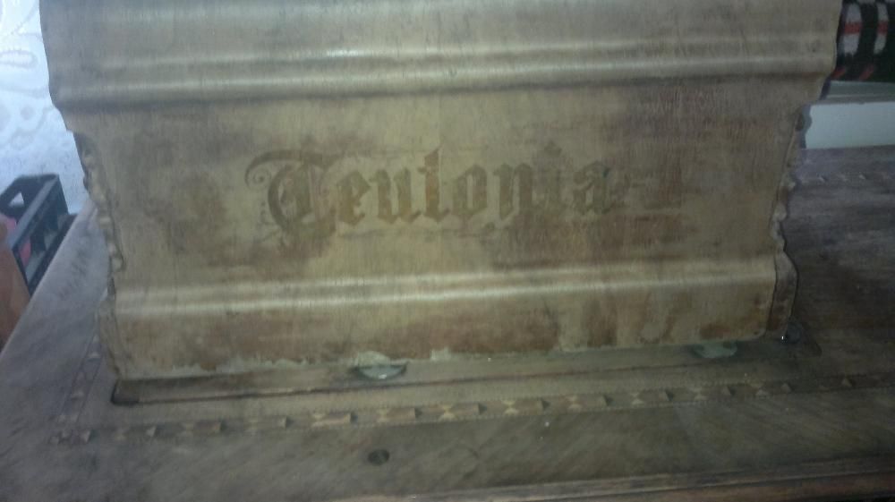 Masina de cusut TEUTONIA