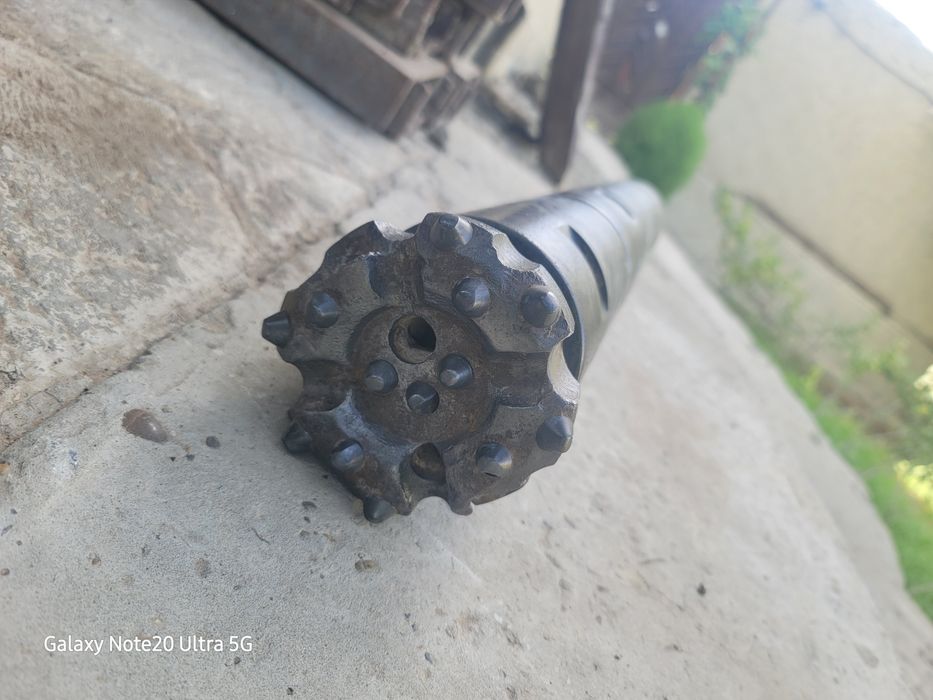 Пневмоударник сотилади