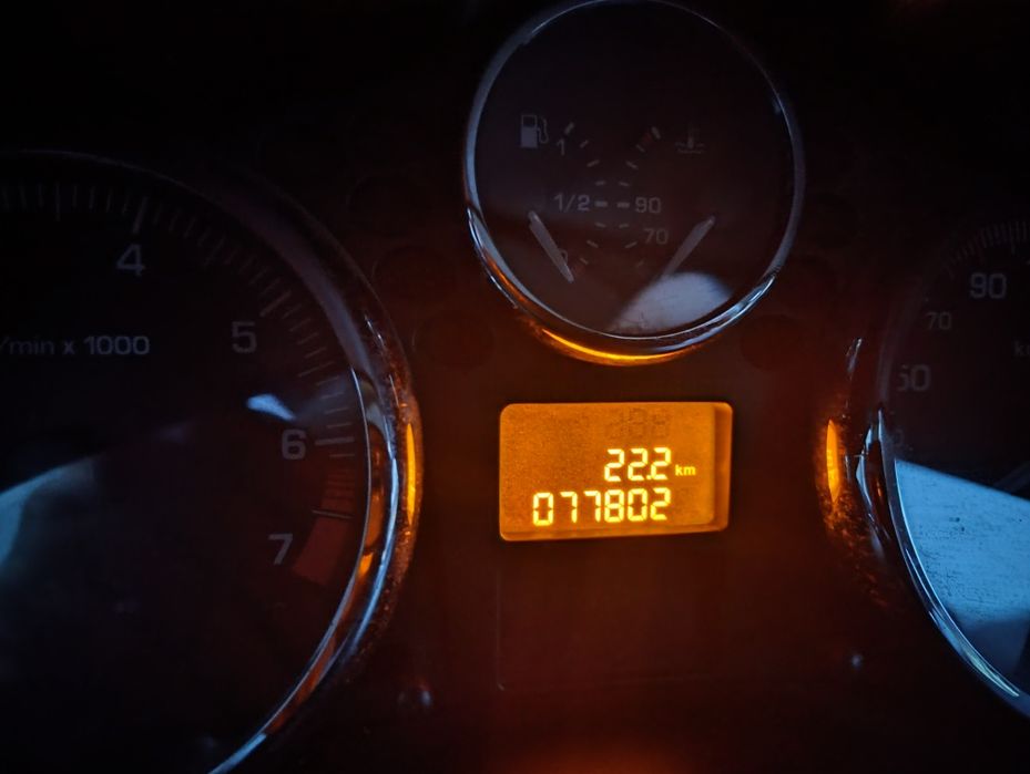 Продавам Пежо 206 +