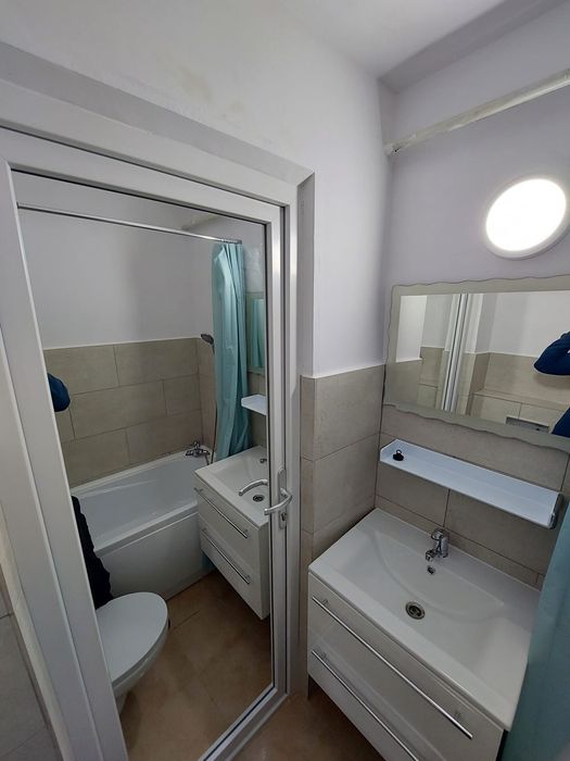 3 camere | Renovat complet | Mobilat & utilat | Lângă Colegiul „Mihail Sadoveanu” | Pod pe toată suprafața