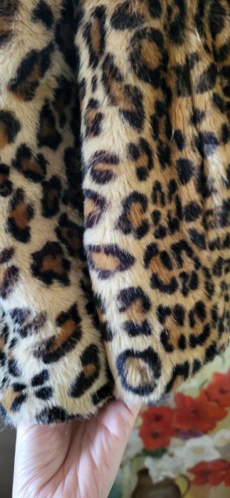 Haina leopard de dama, Pull & Bear, geaca din blana
