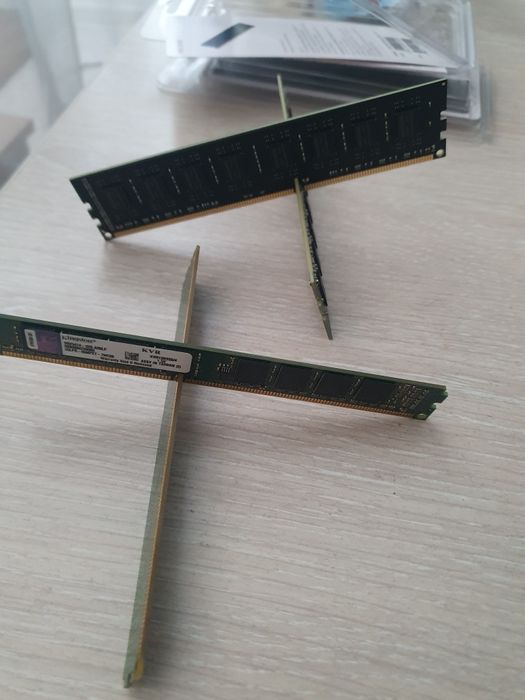 Продам память DDR 3