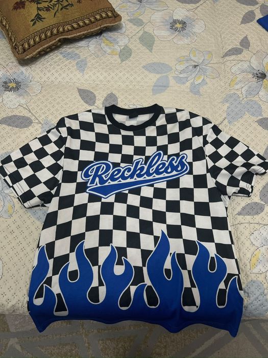 Продаю футболку Rekless