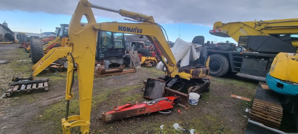 dezmembrez KOMATSU PC30